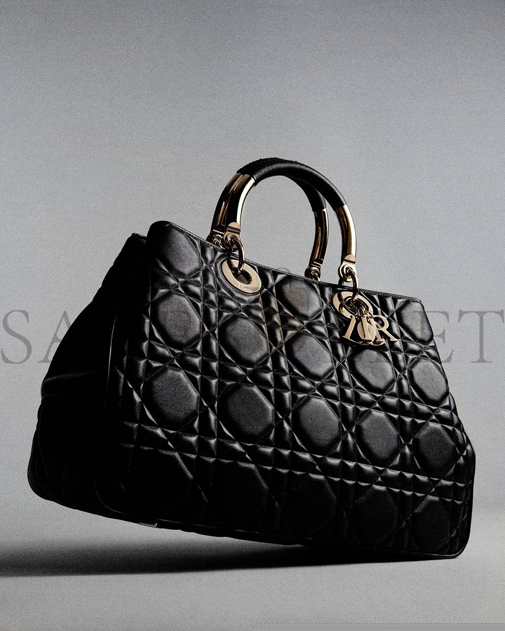 D*or lady 95.22 gold hardware diana handbag calfskin leather bag medium black (39*25*16.5cm)